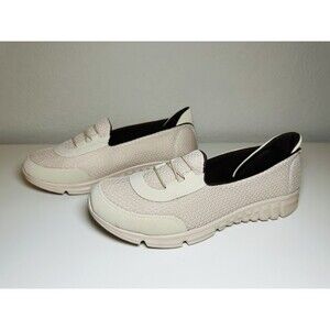 Madam‎ Victoria *NIB* Memory Foam Beige Slip On Comfort Shoes Womens SIZE 7.5